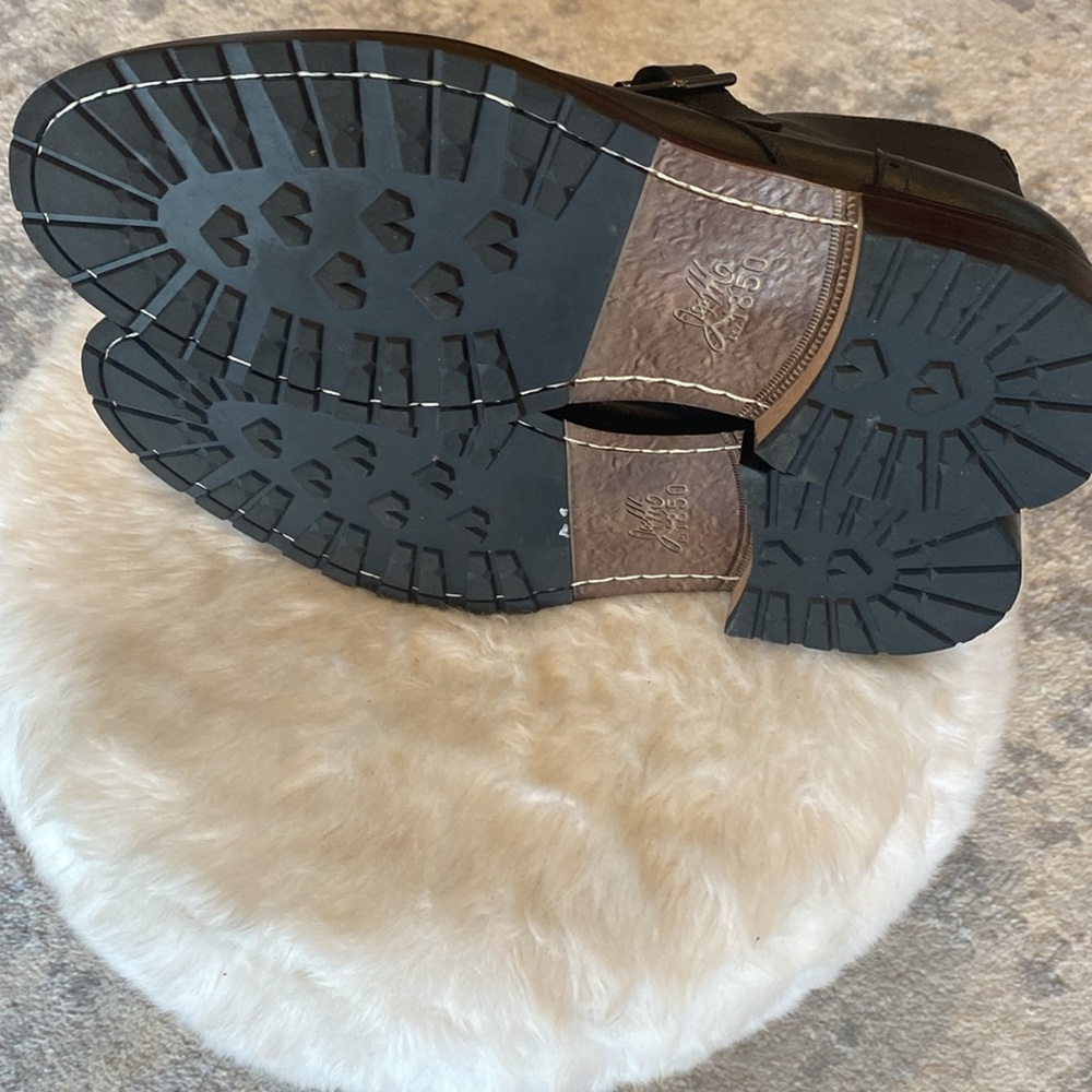 Johnson and Murphy leather dress shoes. - Picture 4 of 6